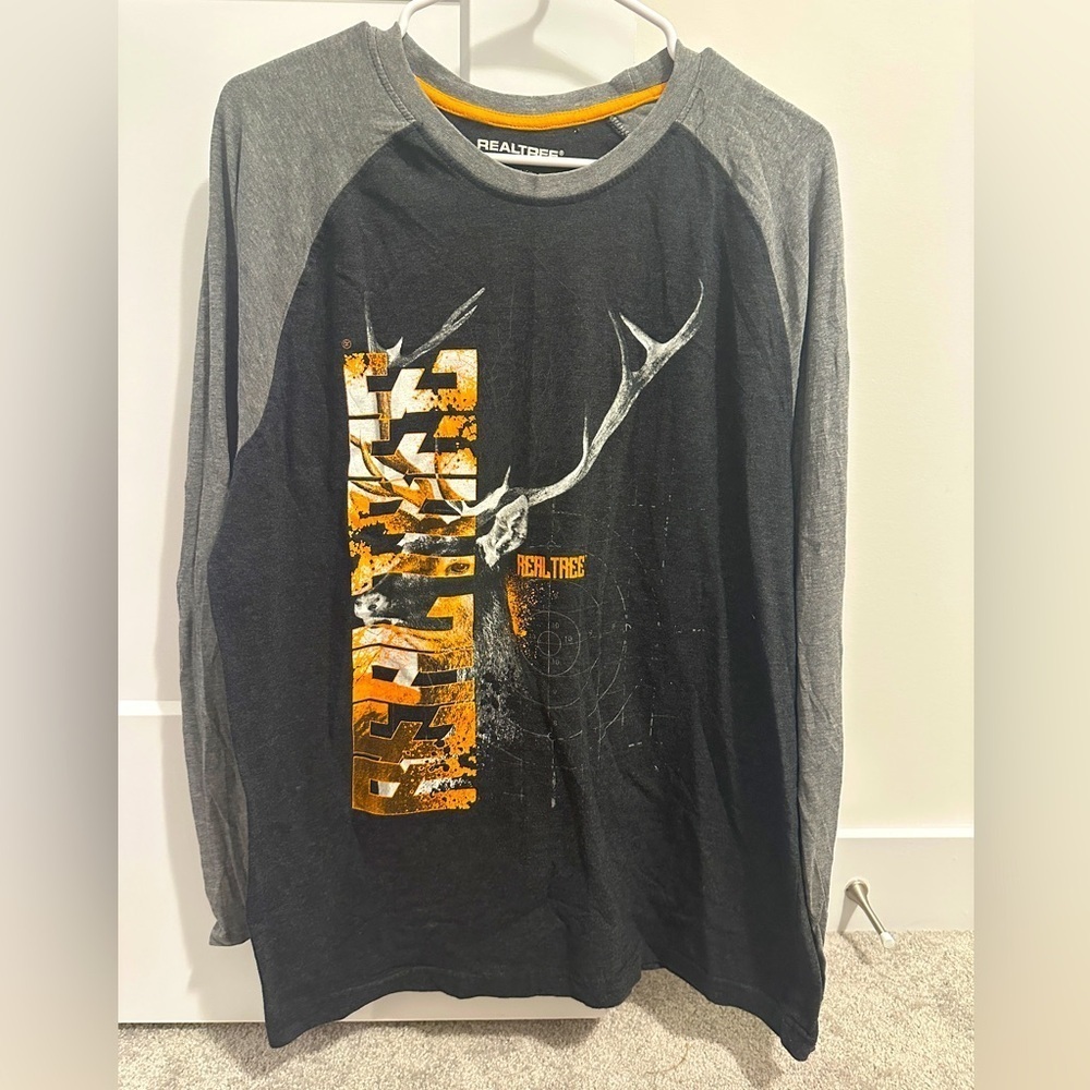 Realtree Men’s Long Sleeve T-shirt Size Large Hunting Camo Deer Grey